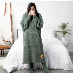 Cozy Green Wearable Blanket